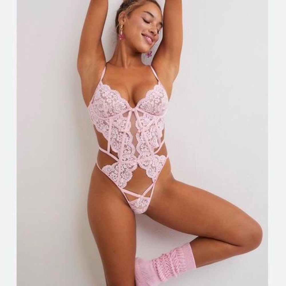 NWT For Love and Lemons Lace Bodysuit XL Pink Teddy. Victoria’s Secret